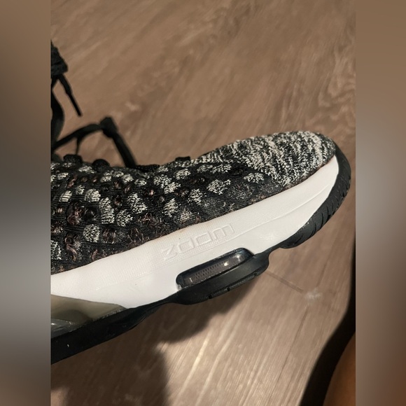 Nike LeBron James XVII 17 In The Arena Black/White Oreo - Picture 8 of 9